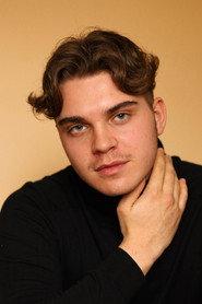 Anthony Bouchard as Mathis in Distorsions 2025