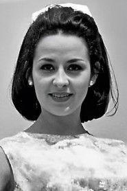 Doris Coll as Luciana 'Luchi' in La ciudad no es para mí 1966