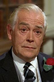 John Wentworth as Stevens in The Eye 1966