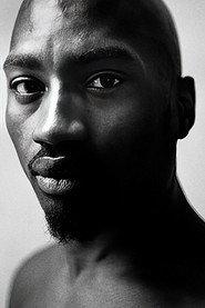 Oliver Tida Tida as Dancer in Under the Dress 2019
