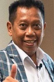 Tukul Arwana as Dave in Otomatis Romantis 2008