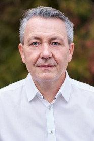 Klaus Nigl as Self - Dietician in Vegan Alert: A Boom and its Dangers 2021
