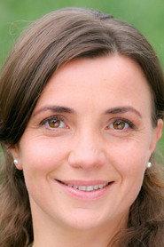 Olga Kolb as Lena in Land gewinnen 2007