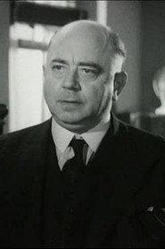 Lloyd Pearson as Jake in Now You're Talking 1940