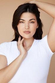 Natalie Nootenboom as Sydney in Model House 2024