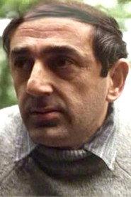 Alan Chuntz as Charles Aznavour in Grand Slam 1978