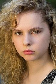 Chloe Roe as Carrie in Girl Friend 2018