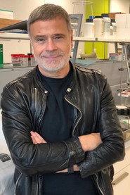 Javier Alaiza as Papá in El Doctor Tarantonga 2023
