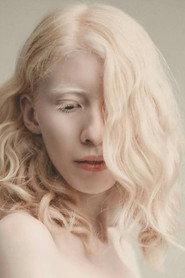 Ruby Vizcarra as Intruso 3 in Smog 2023