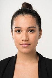 Mathilde Eustache as Zoe Lazeau in Un otage en liberté