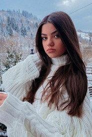 Celina Enea as Lia in Once and for all 2022