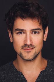 Michael Iliadis as Gordon in Divorce Photographer