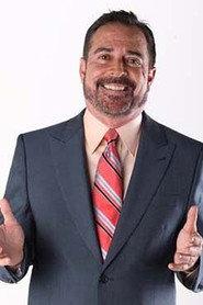 Luisito Vigoreaux as El doctor in Yerba Buena 2020