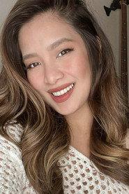 Mich Liggayu as Heidi in The Hopeful Romantic 2018