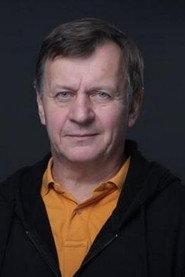 Jerzy Pożarowski as Obuchiewicz in Historia Kowalskich 2009