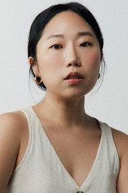 Gabi Yoon as Joana in Mar de Dentro 2020