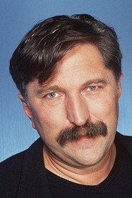 Veit Stübner as Josef Happel in Das Licht in einem dunklen Haus 2022