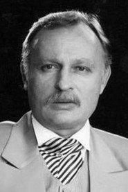 Pyotr Yurchenkov Sr. as Михаил Иванович Змогитель in The Black Castle Olshansky 1984