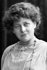 Sigrid Deurell-Lundgren as Marias mor in The Stormbird 1914