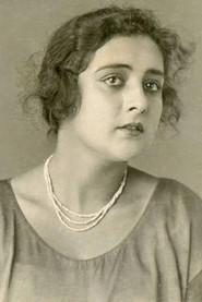 Nato Vachnadze as Giuli in Giuli 1927
