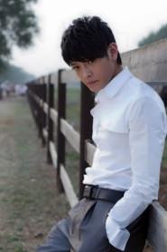 Zhou Hengyuan as Xiao Jinghan in Holyfox Son 2017
