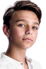 Sonny Coops van Utteren as Sam in My Extraordinary Summer with Tess 2019