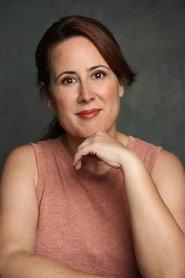 Estrella Olariaga as Irene in Esto no es Noruega 2023
