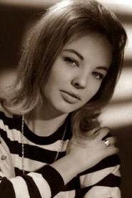 Paloma Valdés as Ana in Ama Rosa 1960