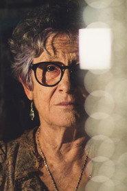 Mira Roxo as Francesca in Um Novo Lar 2023