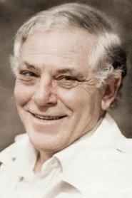Dante Rui as tio de Mário in The Adventures of Mario Fofoca 1983