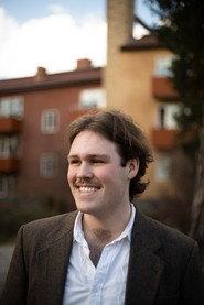 Niklas Edor Karlsson as Günter in Oh, beloved armchair 2019
