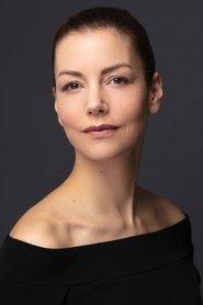 Defne Kayalar as Yasmin in I Am You 2019
