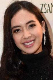 Elvira Devinamira as Arum in Landasan