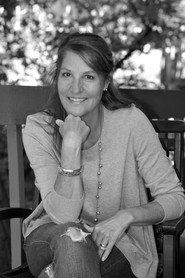 Lori Lyle as High school teacher in Sosefina