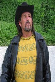 Noe Nevarez as Oficial Martin in Ley Federal 2 2020