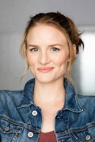 Erin Lovelace as Elyse in A Guide to Love 2016