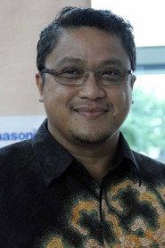 Dede Yusuf as Pujo in South Sea Storm 1991