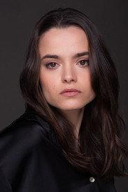 Emma Vallejo as Laura in Silencios 2025