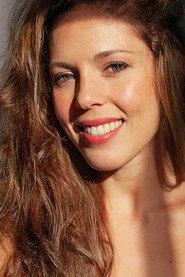 Paloma Otero as Carmen in Classmates 2022