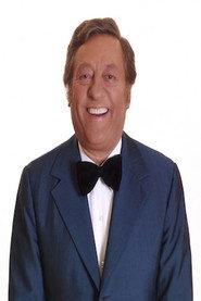 Paco Malgesto as Himself in Locos Peligrosos 1957