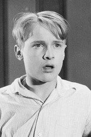 Rune Andersson as Heizer in Longing for the Sea 1931