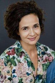 Évelyne El Garby-Klaï as Nadia in Toutes les nuits 2021