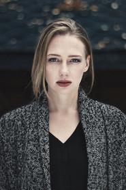 Elena Ozari as Ona in Tasty 2024