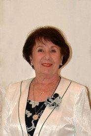 Aranka Halász as Tanárnő in Sybill 1981