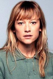 Élisa Erka as Fanny in Je joue Rodrigue 2022