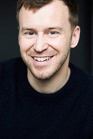 Rémy Ouellet as Lieutenant Larivière in The 4 Soldiers 2013