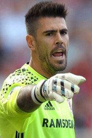 Víctor Valdés as Self in Take the Ball, Pass the Ball 2018
