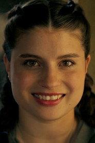 Amalia Teuber as Sarah in Fisch im Fell 2023