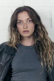 Lou Ladegaillerie as Tara in Changement de cap 2014