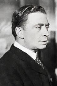 Nicolás Fregues as Doctor Robledo in La muerte camina en la lluvia 1948